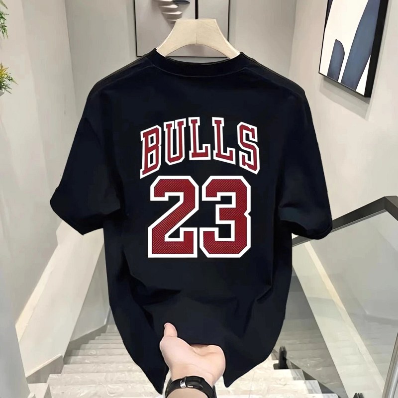 NBA Black T-Shirt in Casual Streetwear Style Review: BU23 Bulls Print, Bench-Measured
